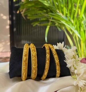 Combo of gold polish aanwla